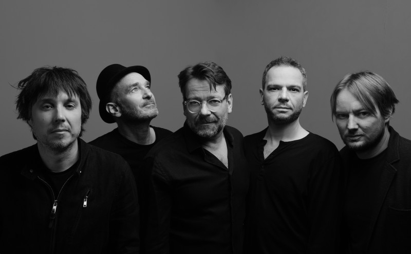KISCSILLAG: PÁRNATOLLHULLÁS - AKUSZTIKUS KONCERT